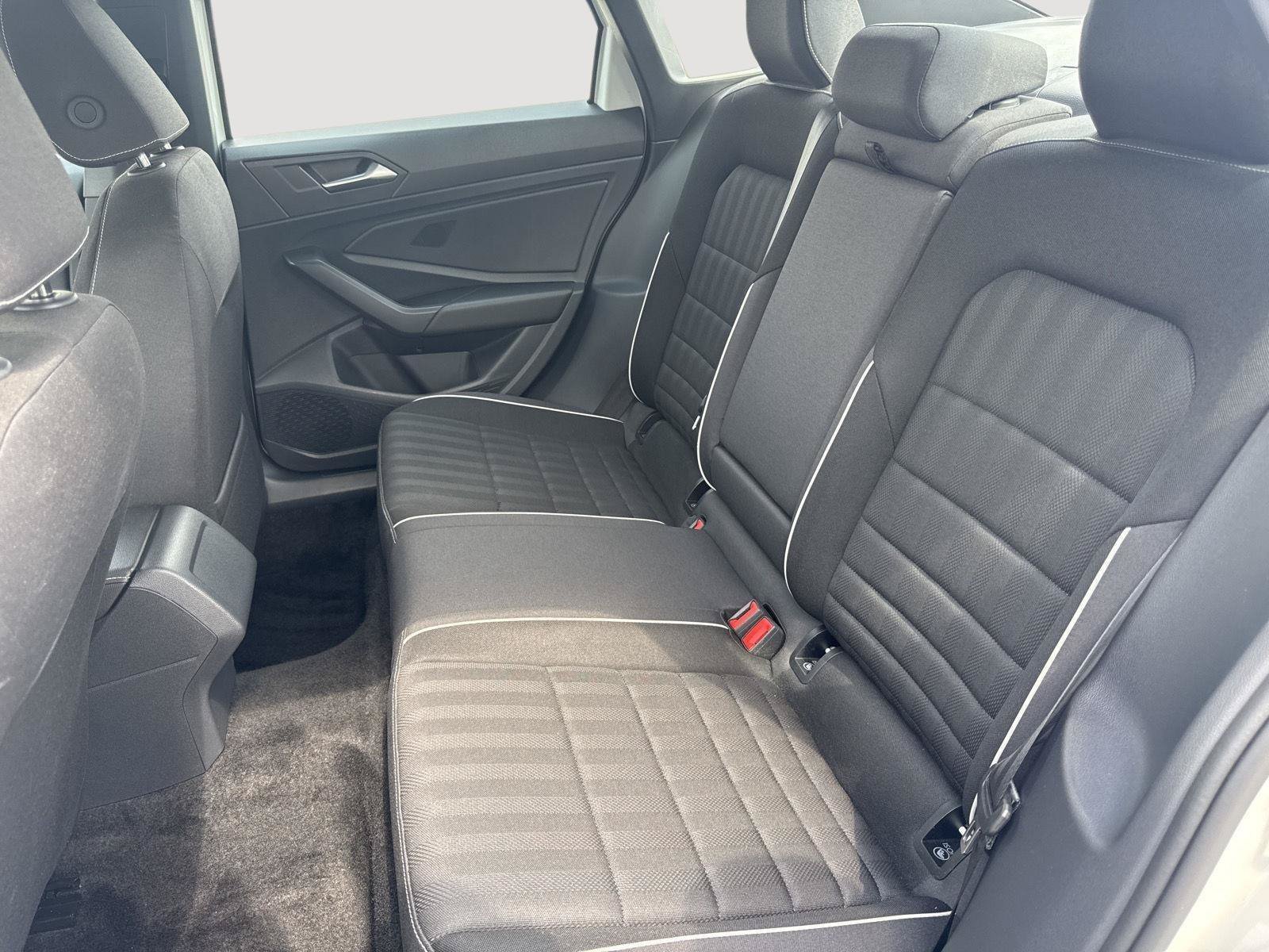 Used 2024 Volkswagen Jetta Sport FWD image 7