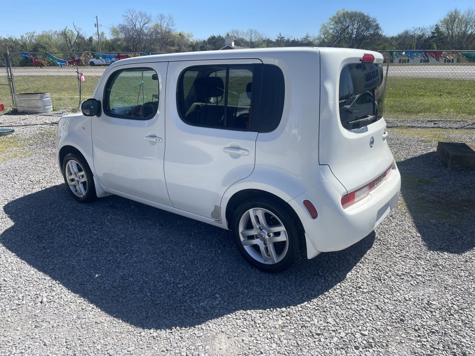 Used 2012 Nissan Cube 1.8 SL w/ Interior Illumination Pkg image 3