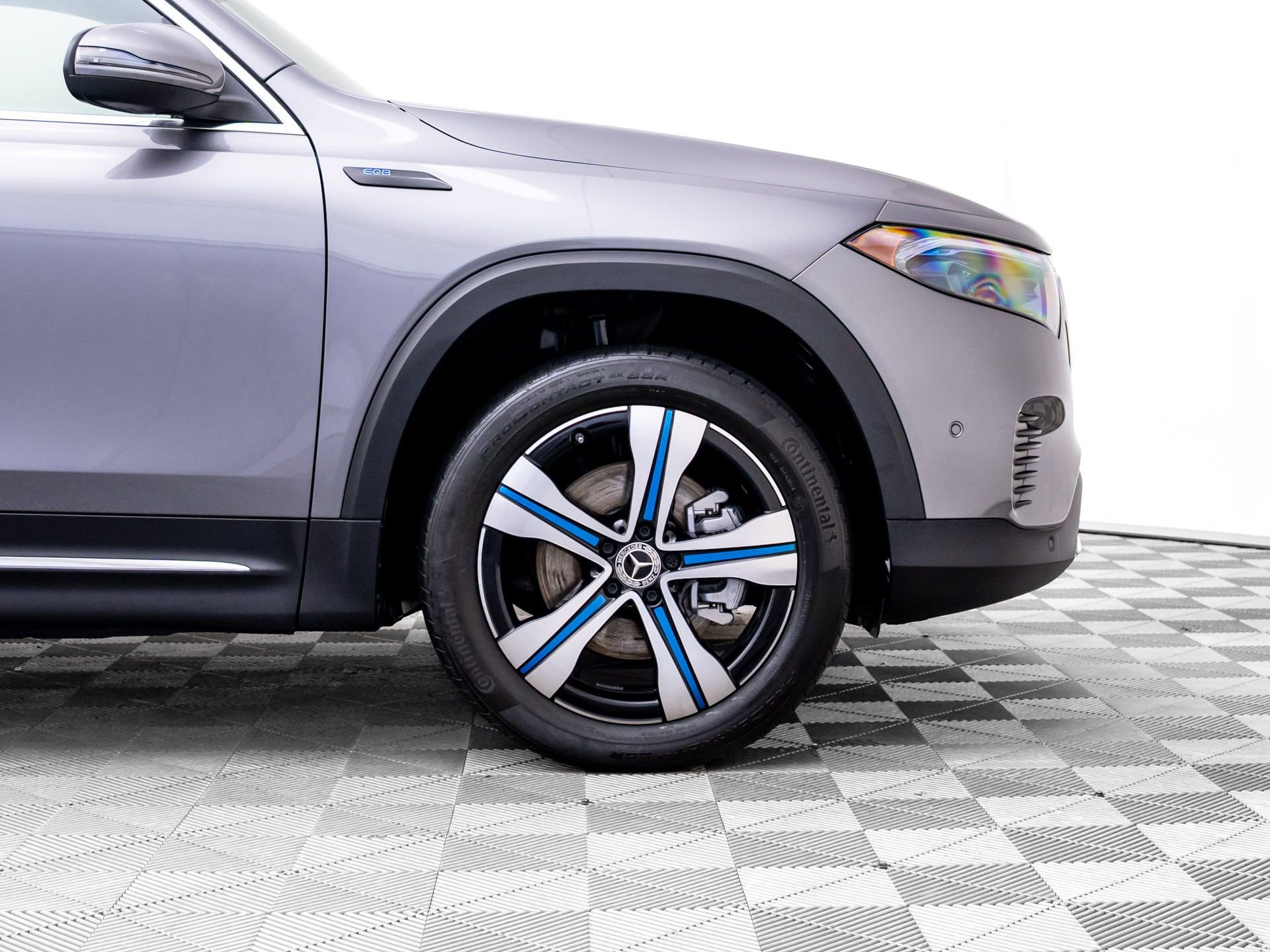 Used 2023 Mercedes-Benz EQB 350 4MATIC SUV image 34