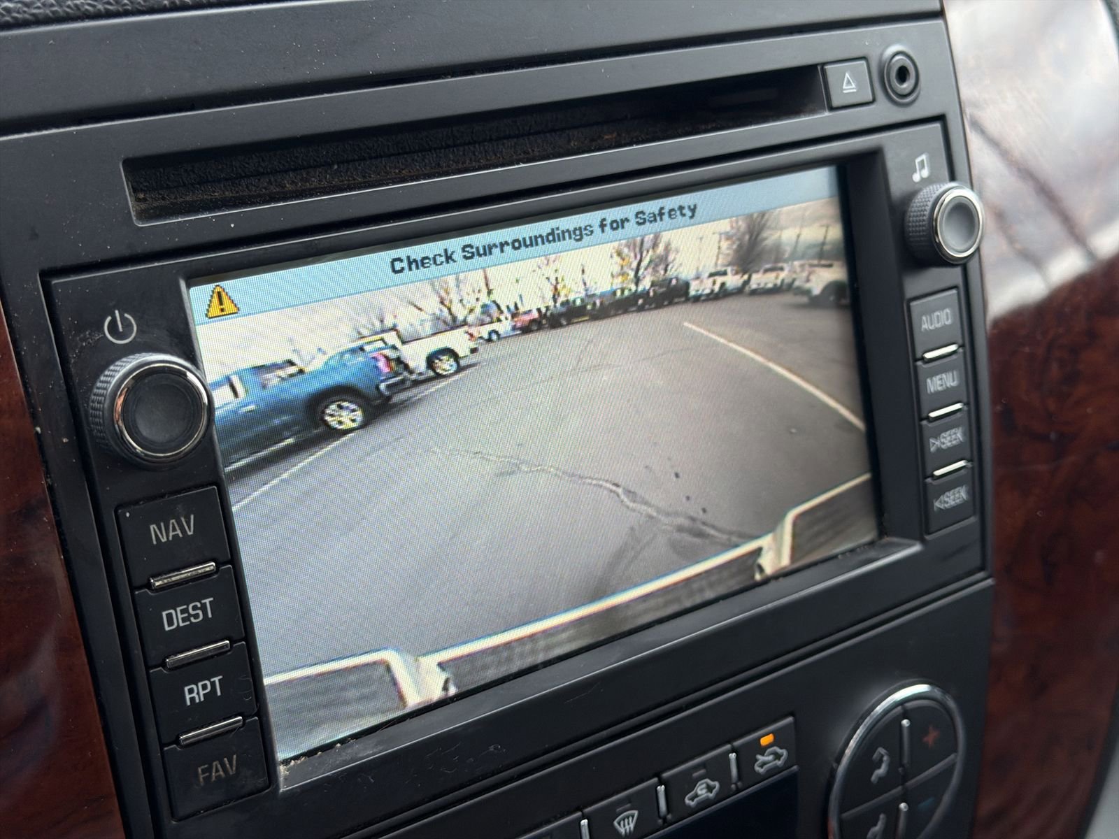 Used 2011 Chevrolet Avalanche LTZ image 18