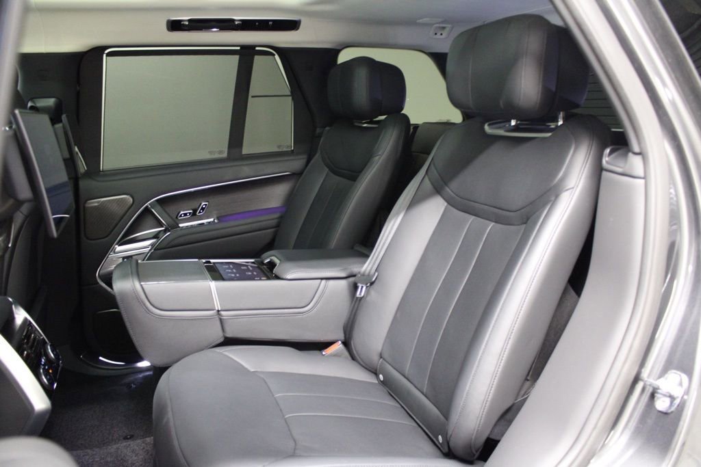 Used 2024 Land Rover Range Rover Autobiography image 36