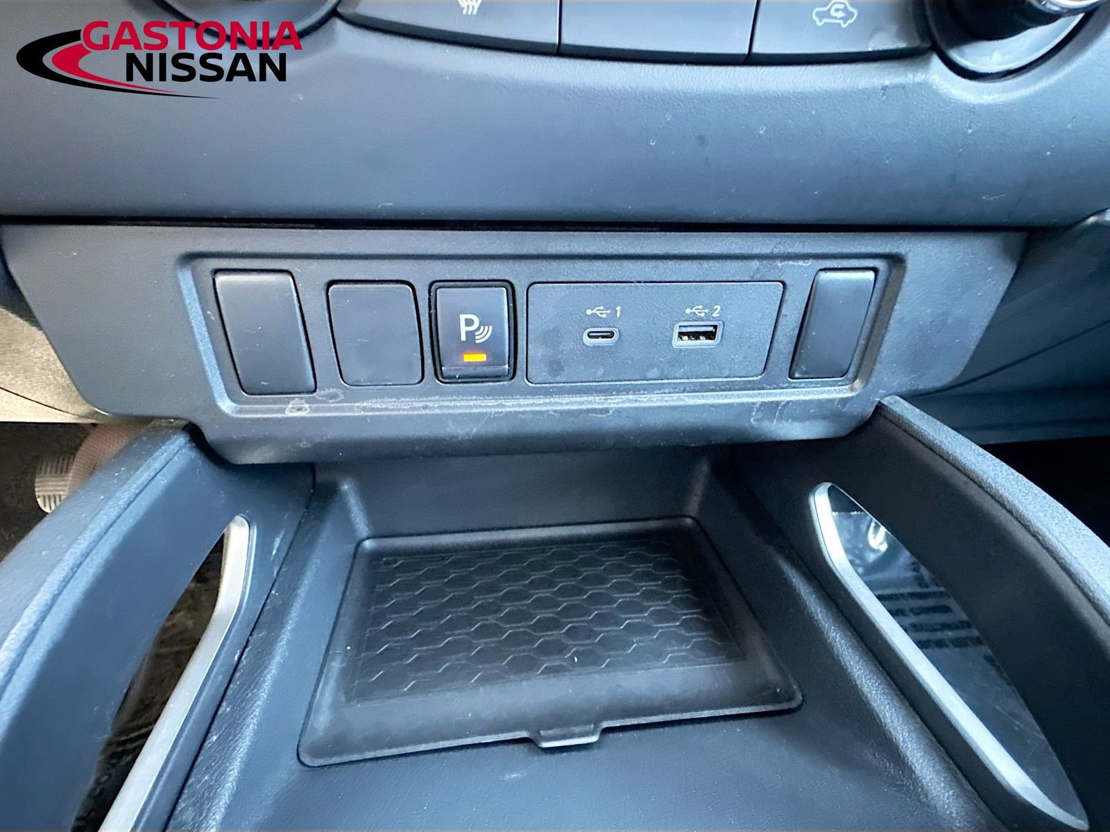 Used 2022 Nissan Frontier SV w/ Technology Package image 27