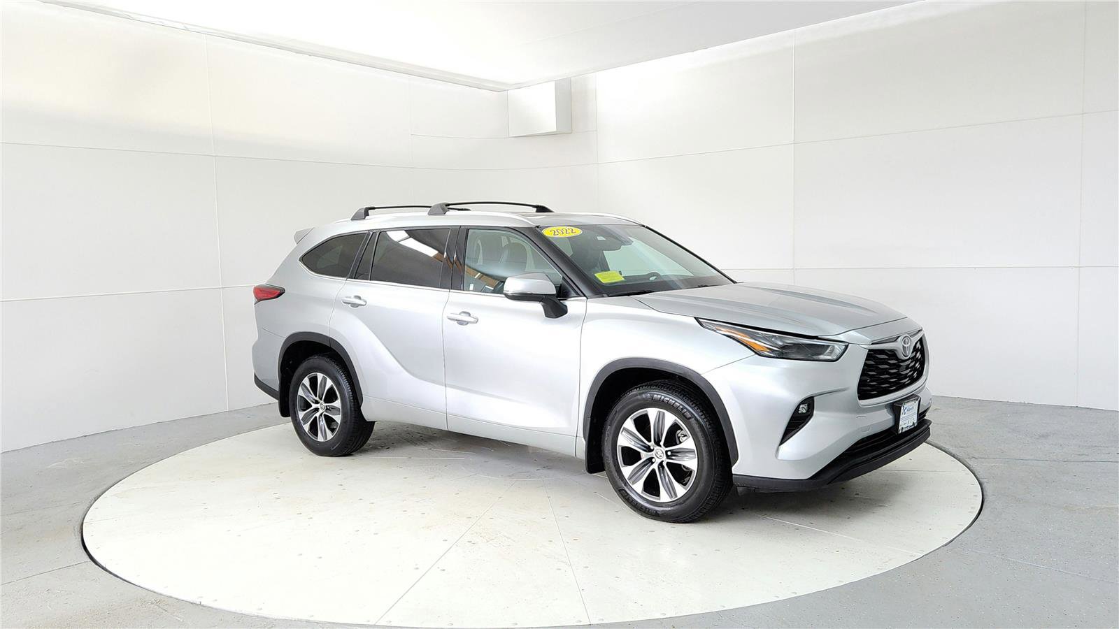 Used 2022 Toyota Highlander XLE image 7