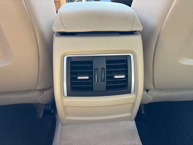 Used 2016 BMW 320i Sedan RWD image 19