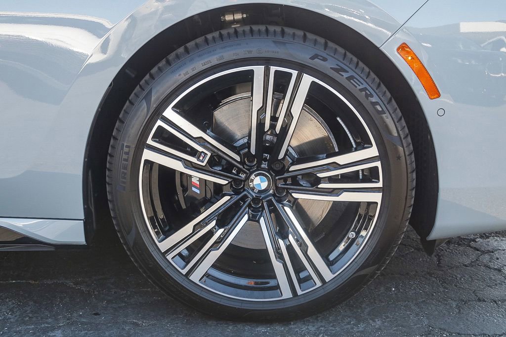 Used 2025 BMW 760i xDrive image 11