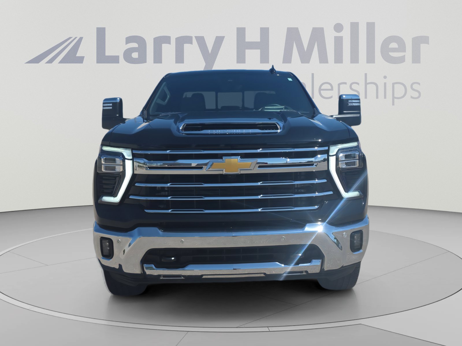 Used 2024 Chevrolet Silverado 2500 LTZ w/ LTZ Convenience Package AWD/4WD image 8