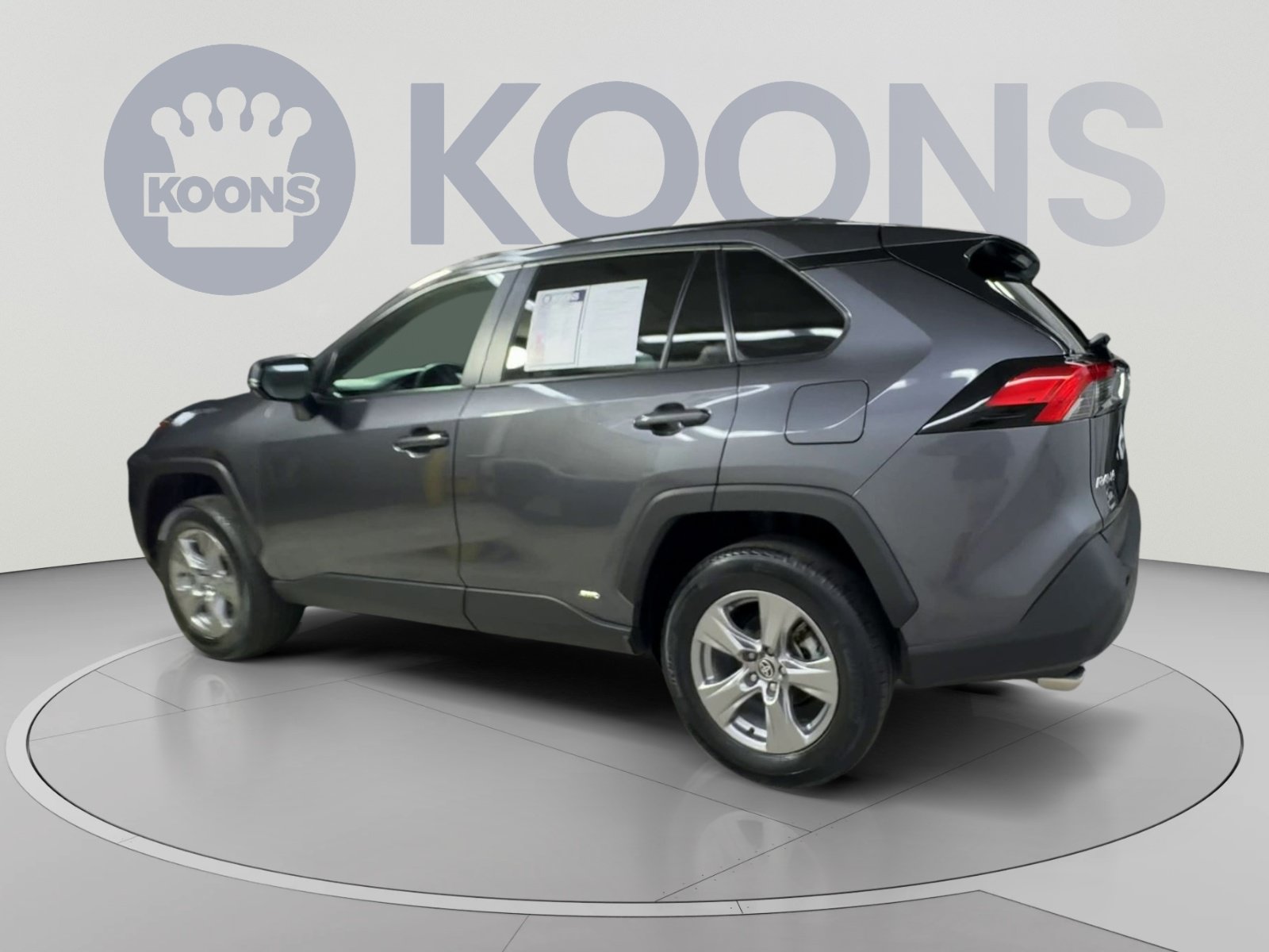 Used 2025 Toyota RAV4 XLE AWD/4WD image 8