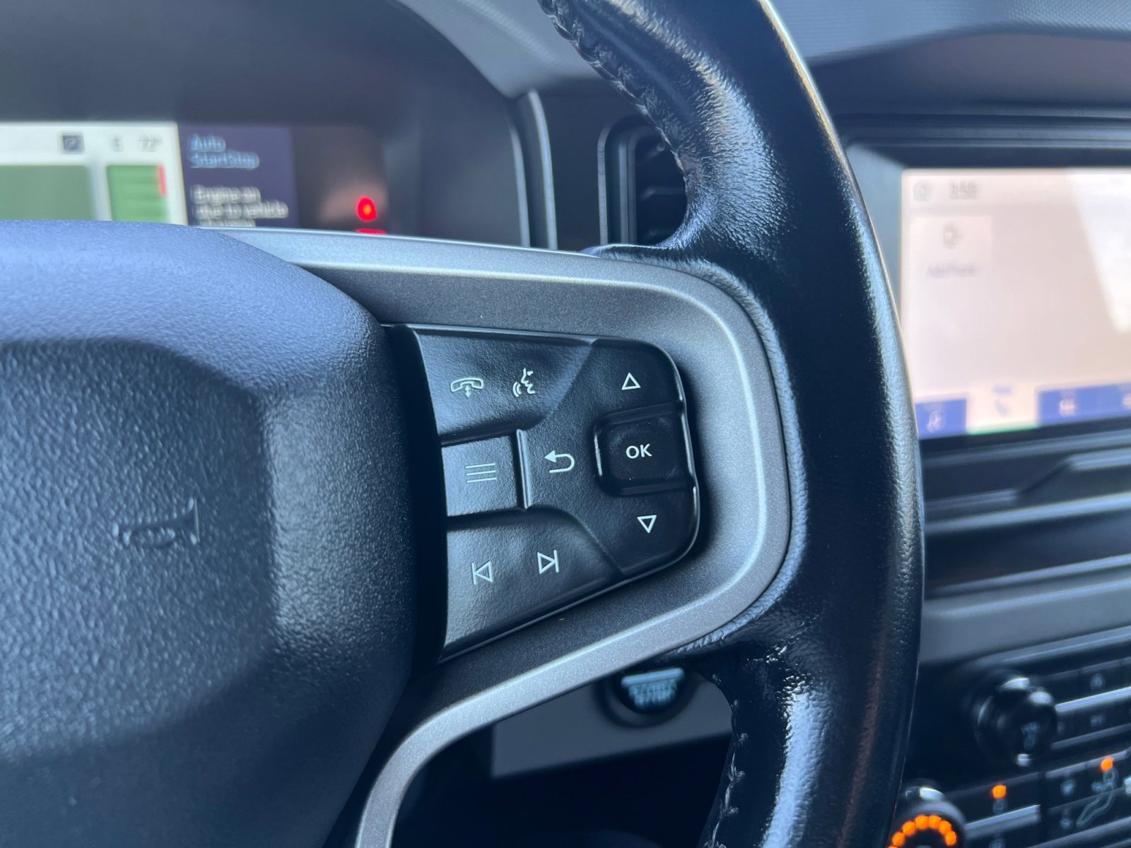 Used 2021 Ford Bronco Black Diamond image 16