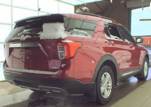 Used 2020 Ford Explorer XLT w/ Equipment Group 202A image 3