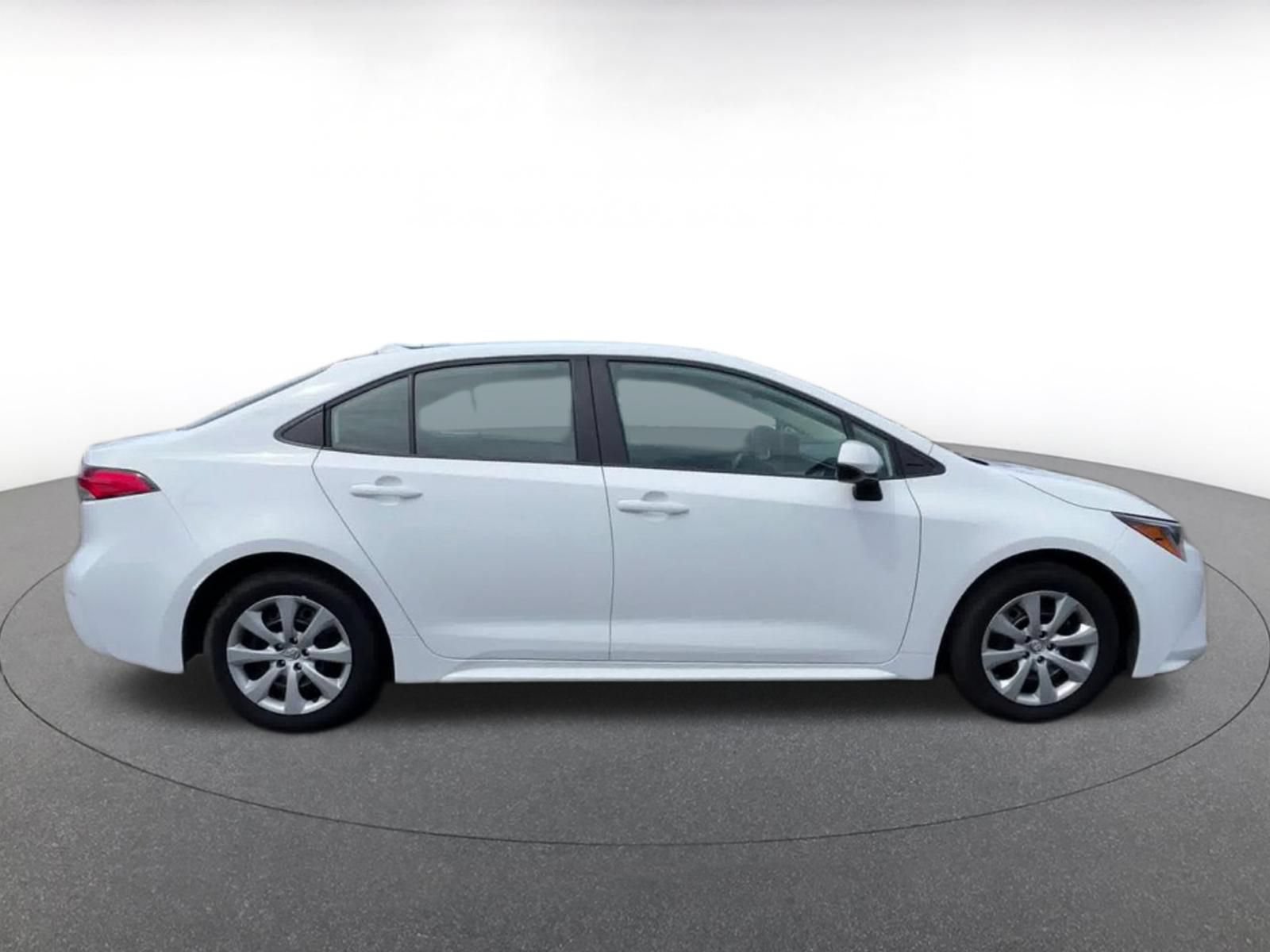 Used 2025 Toyota Corolla LE FWD image 16