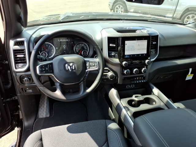 New 2026 RAM 1500 Express AWD/4WD image 8