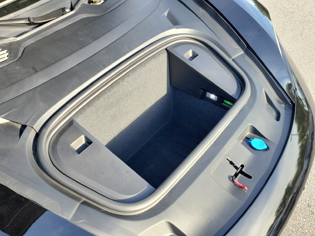 Certified 2025 Porsche Taycan 4S AWD/4WD image 19