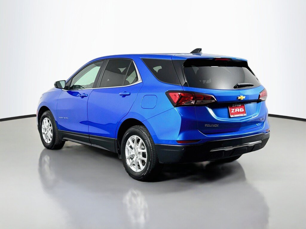 Used 2024 Chevrolet Equinox LT AWD/4WD image 3