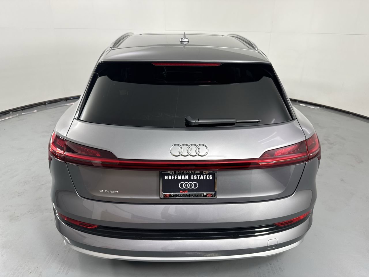 Used 2019 Audi e-tron Prestige w/ Prestige Package AWD/4WD image 6