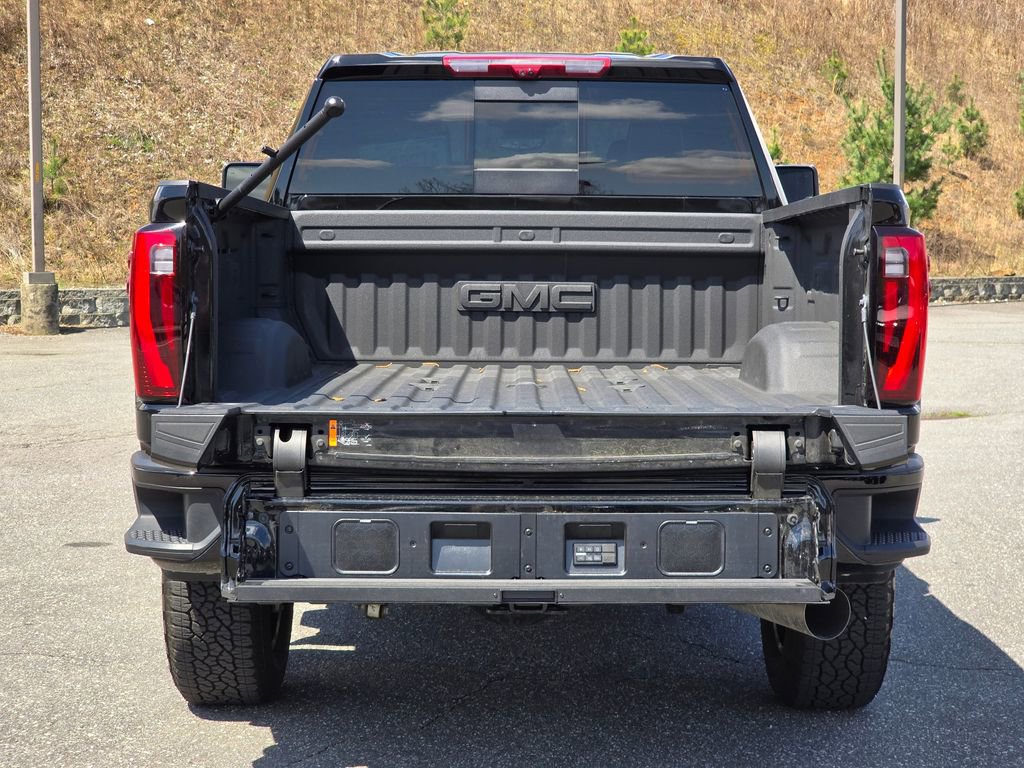 Used 2025 GMC Sierra 2500 Denali Ultimate image 12