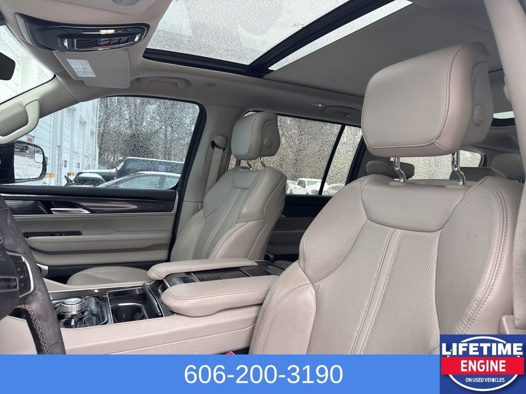 Used 2024 Jeep Wagoneer 4WD w/ Premium Group I image 17