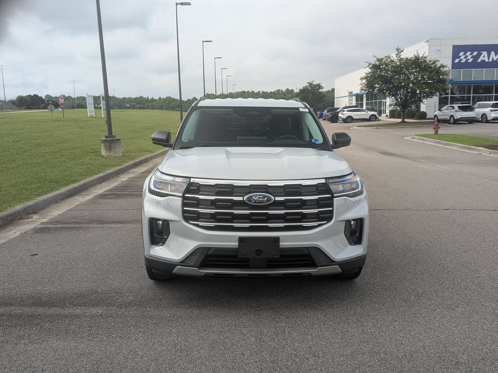 New 2026 Ford Explorer Active w/ Active Comfort Package AWD/4WD image 8