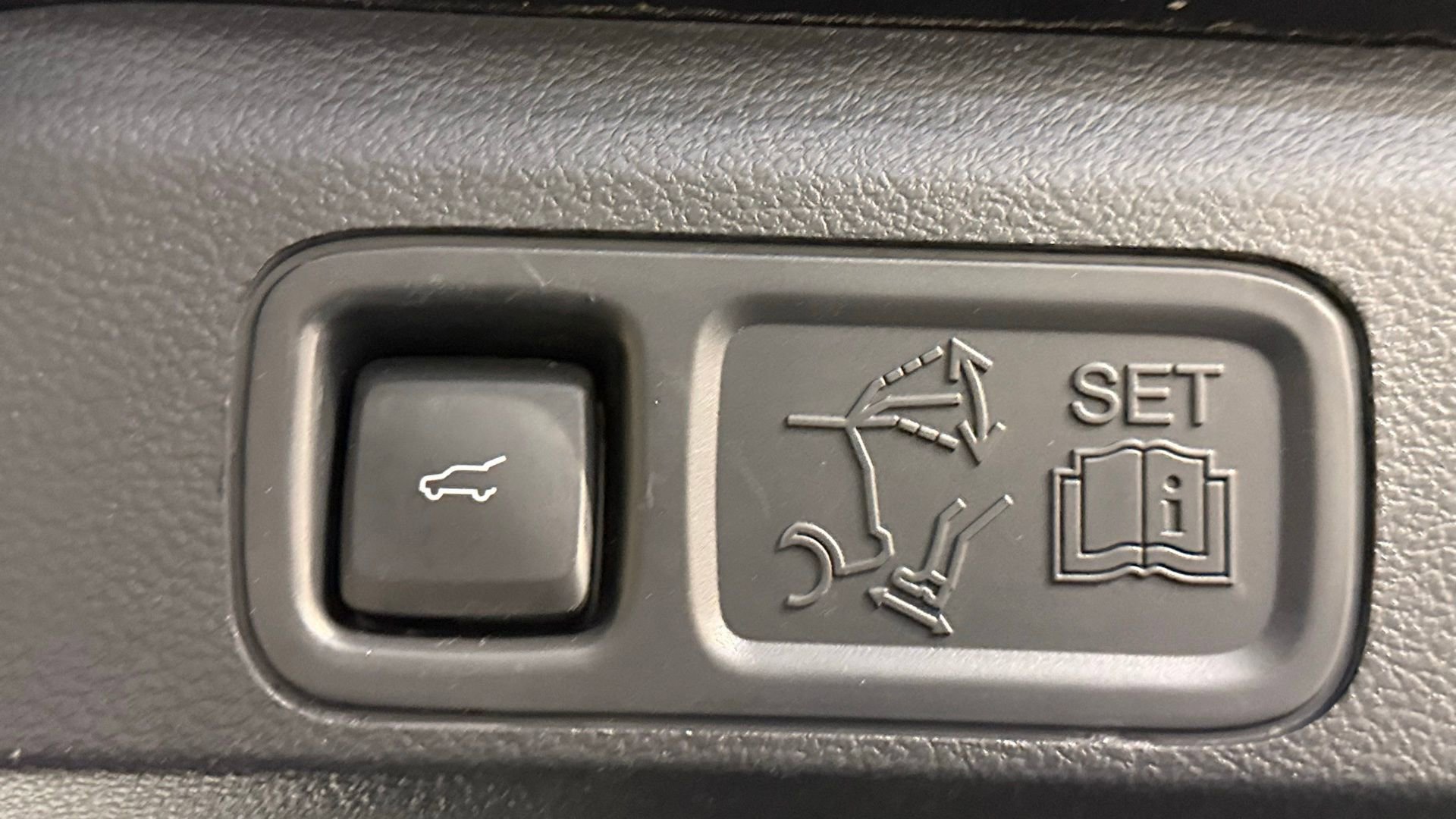 Used 2022 Ford Expedition Platinum image 32