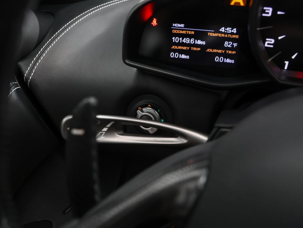 Used 2016 McLaren 675LT Spider RWD image 54