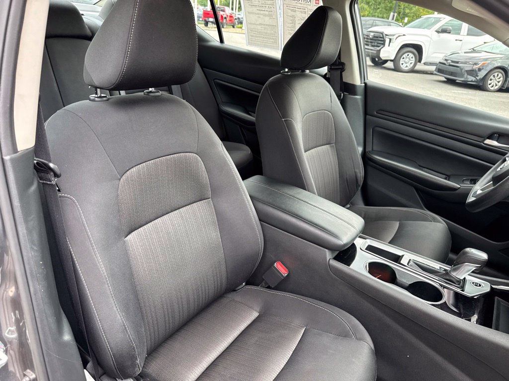 Used 2024 Nissan Altima 2.5 SV FWD image 32