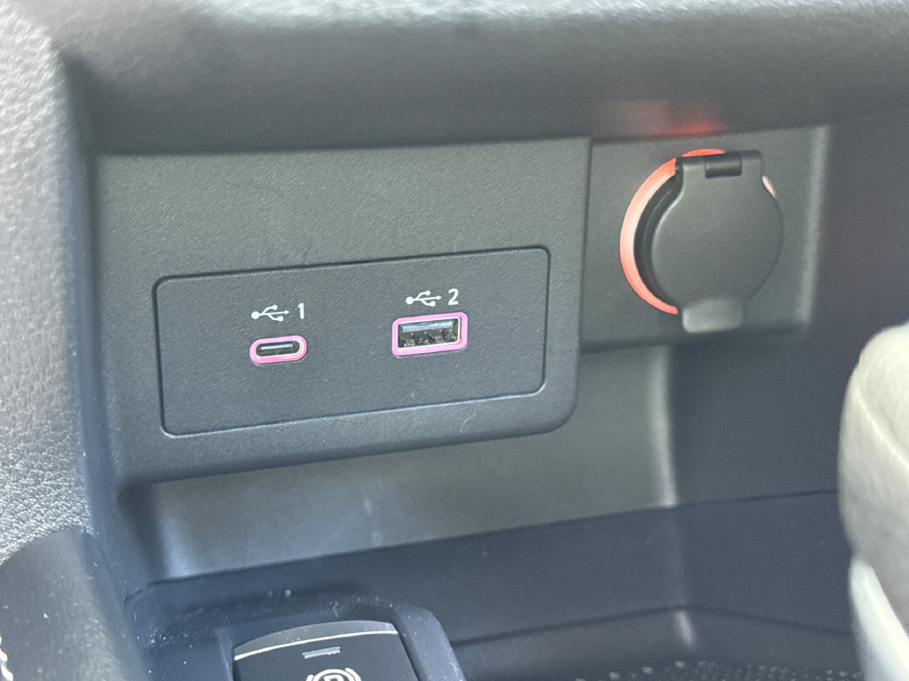 Used 2023 Nissan Kicks SV FWD image 25