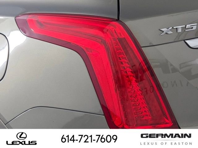 Used 2018 Cadillac XT5 Luxury w/ Driver Awareness Package image 15