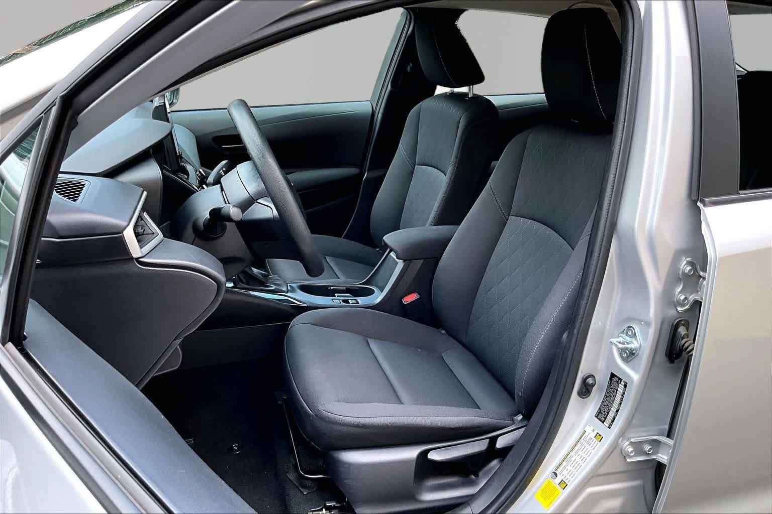 Certified 2025 Toyota Corolla LE FWD image 8