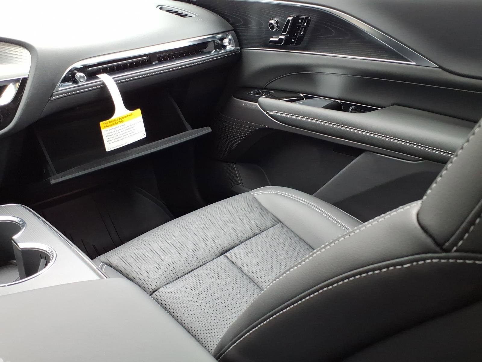 New 2026 Cadillac Lyriq Sport image 9