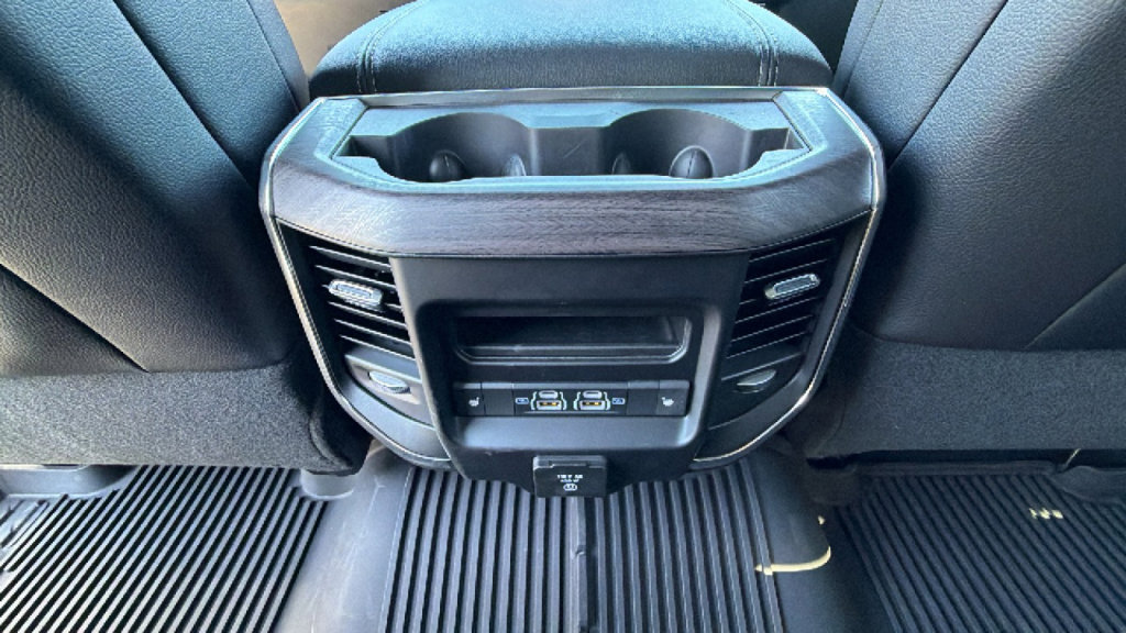 Used 2025 RAM 2500 Laramie AWD/4WD image 25