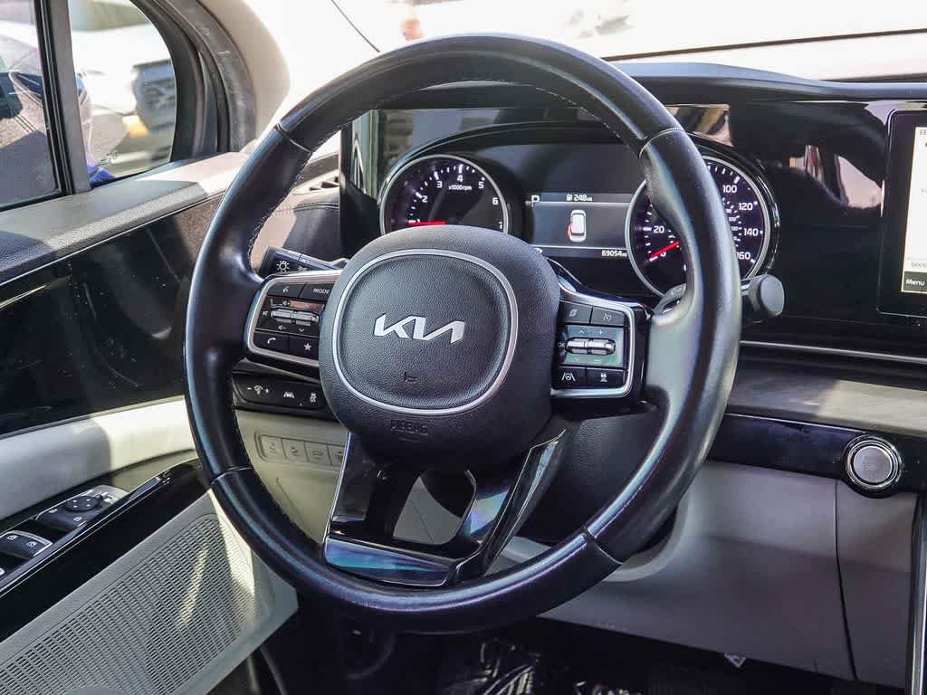 Used 2022 Kia Carnival EX FWD image 14