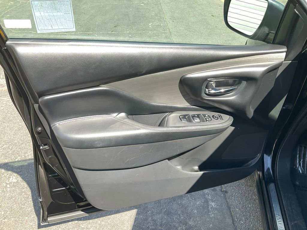 Used 2017 Nissan Murano SV image 11