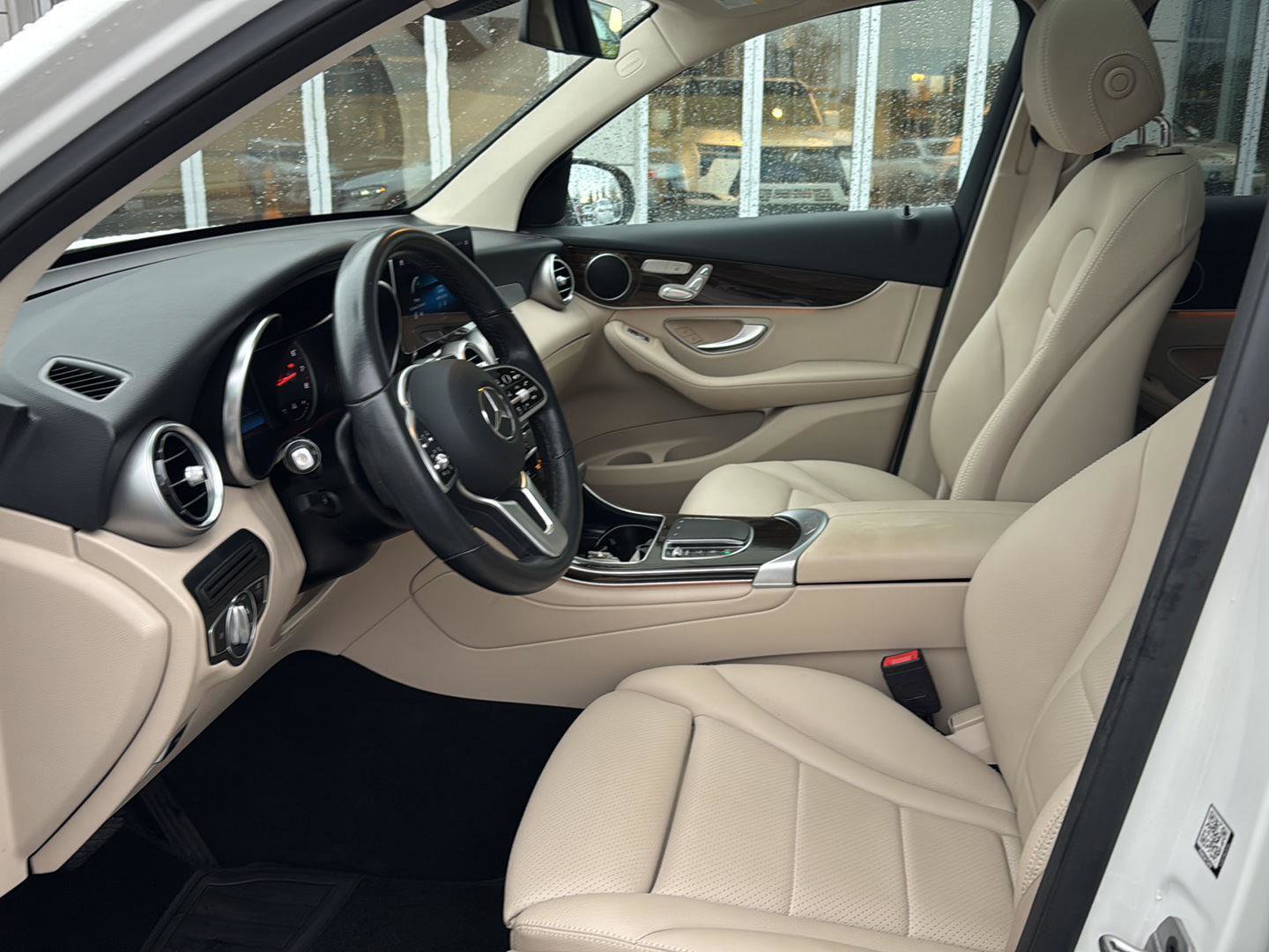 Used 2021 Mercedes-Benz GLC 300 image 8