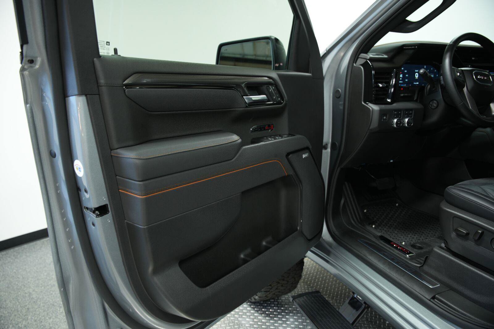 Used 2025 GMC Sierra 1500 AT4 w/ AT4 Premium Package AWD/4WD image 33