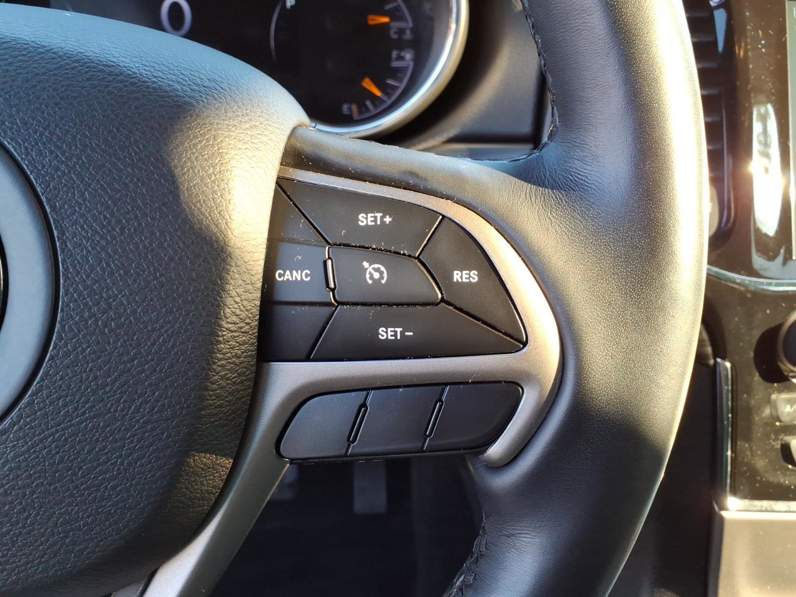 Used 2022 Jeep Grand Cherokee Laredo X image 19