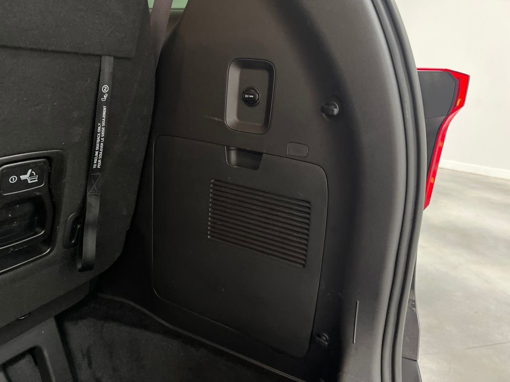 Used 2025 Kia Carnival image 42