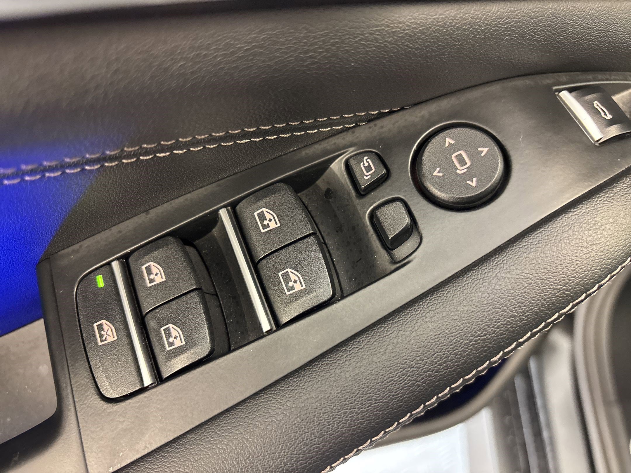 Used 2024 BMW X5 M60i w/ Executive Package image 22