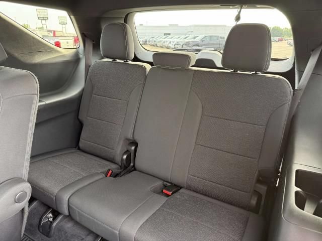 Used 2024 Chevrolet Traverse LT AWD/4WD image 16