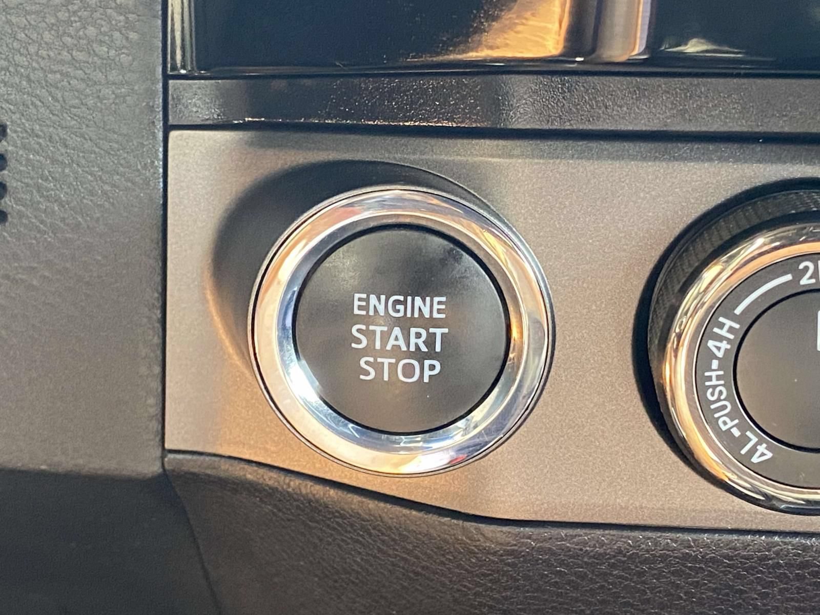 Used 2017 Toyota Tacoma TRD Sport AWD/4WD image 37