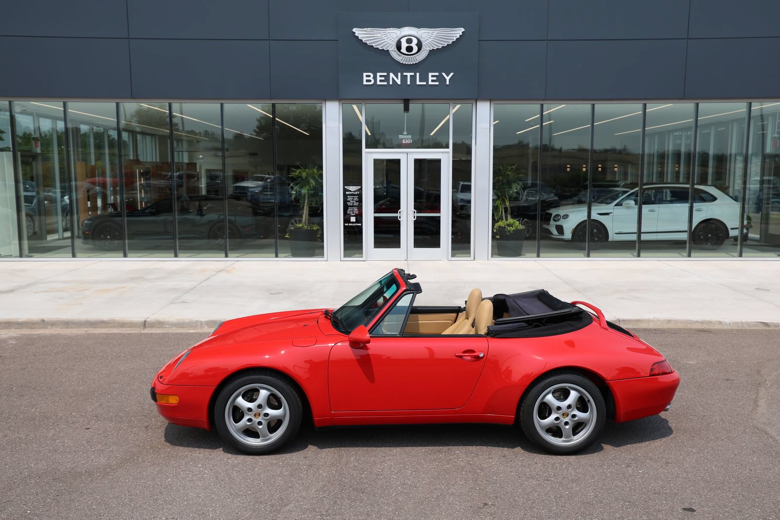 Used 1995 Porsche 911 Carrera RWD image 5
