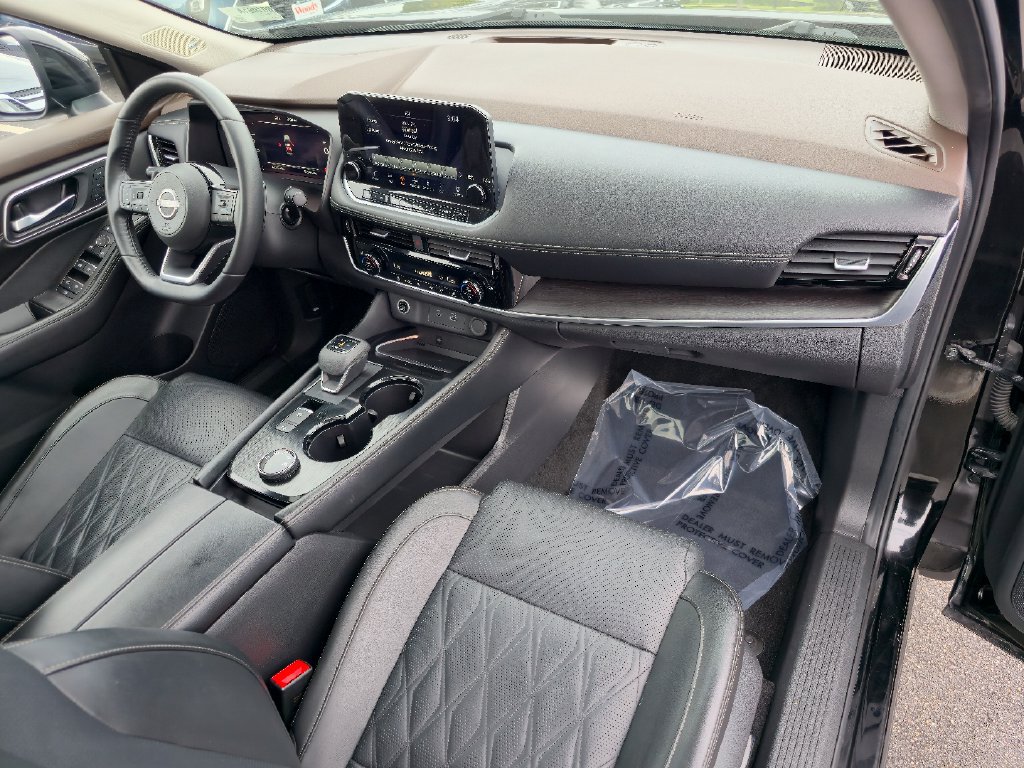 Used 2023 Nissan Rogue Platinum AWD/4WD image 28