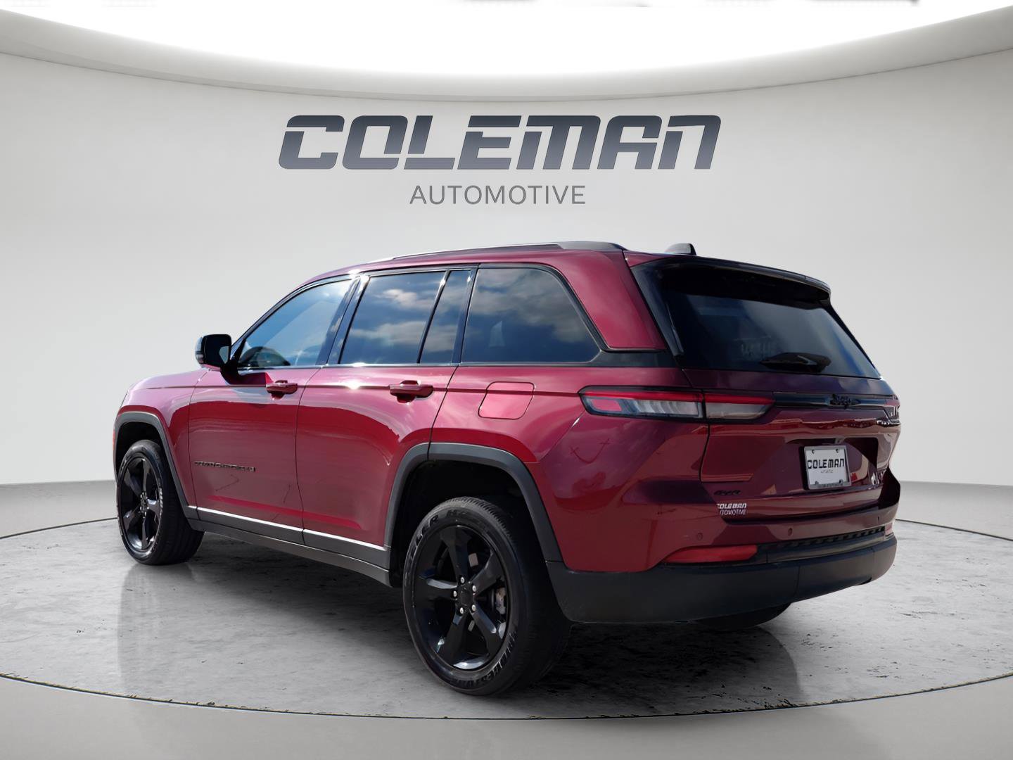 Used 2023 Jeep Grand Cherokee Altitude image 18