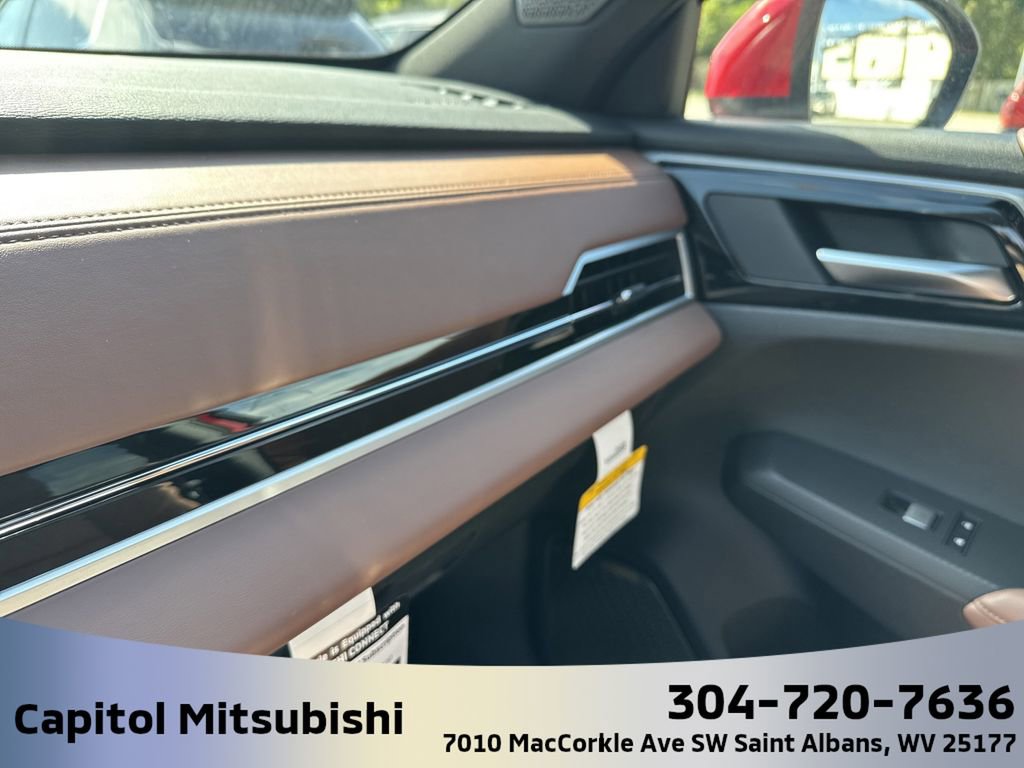 New 2025 Mitsubishi Outlander SEL image 26