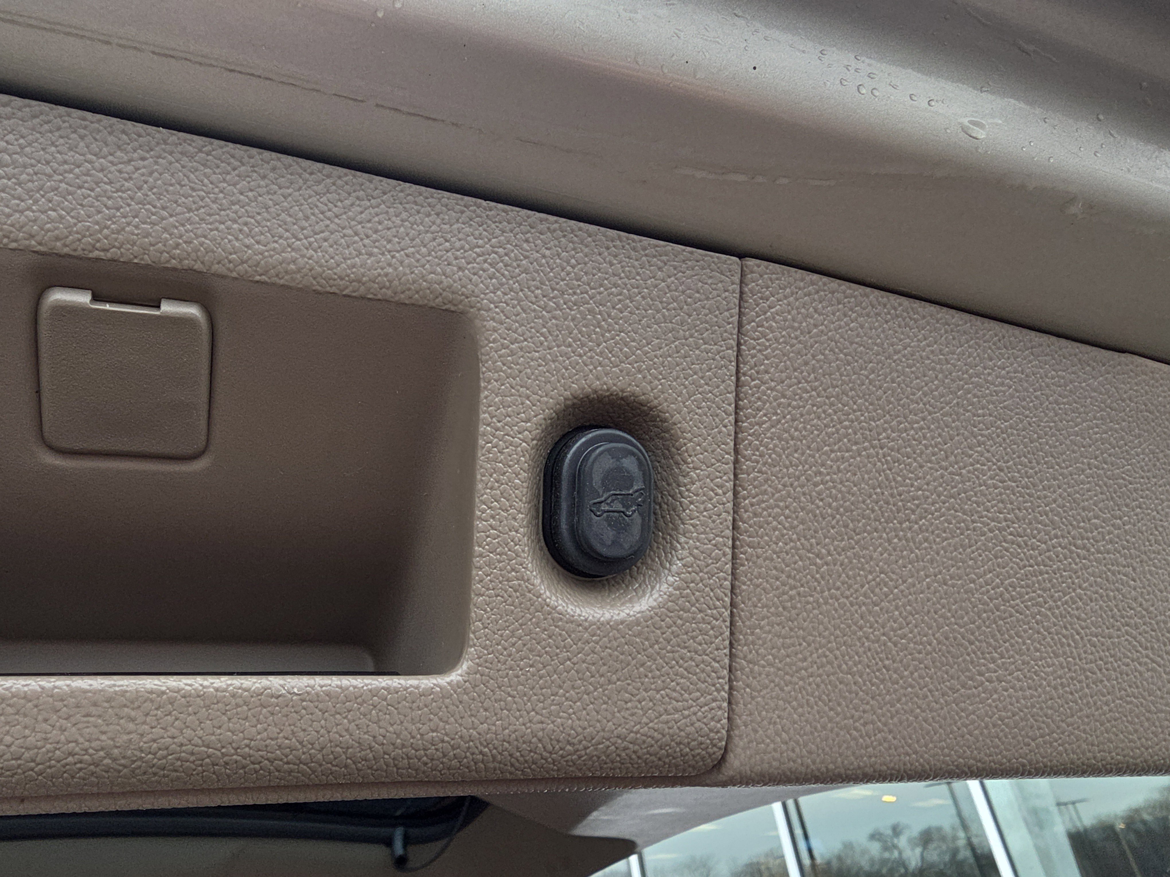 Used 2015 Chevrolet Tahoe LT image 34