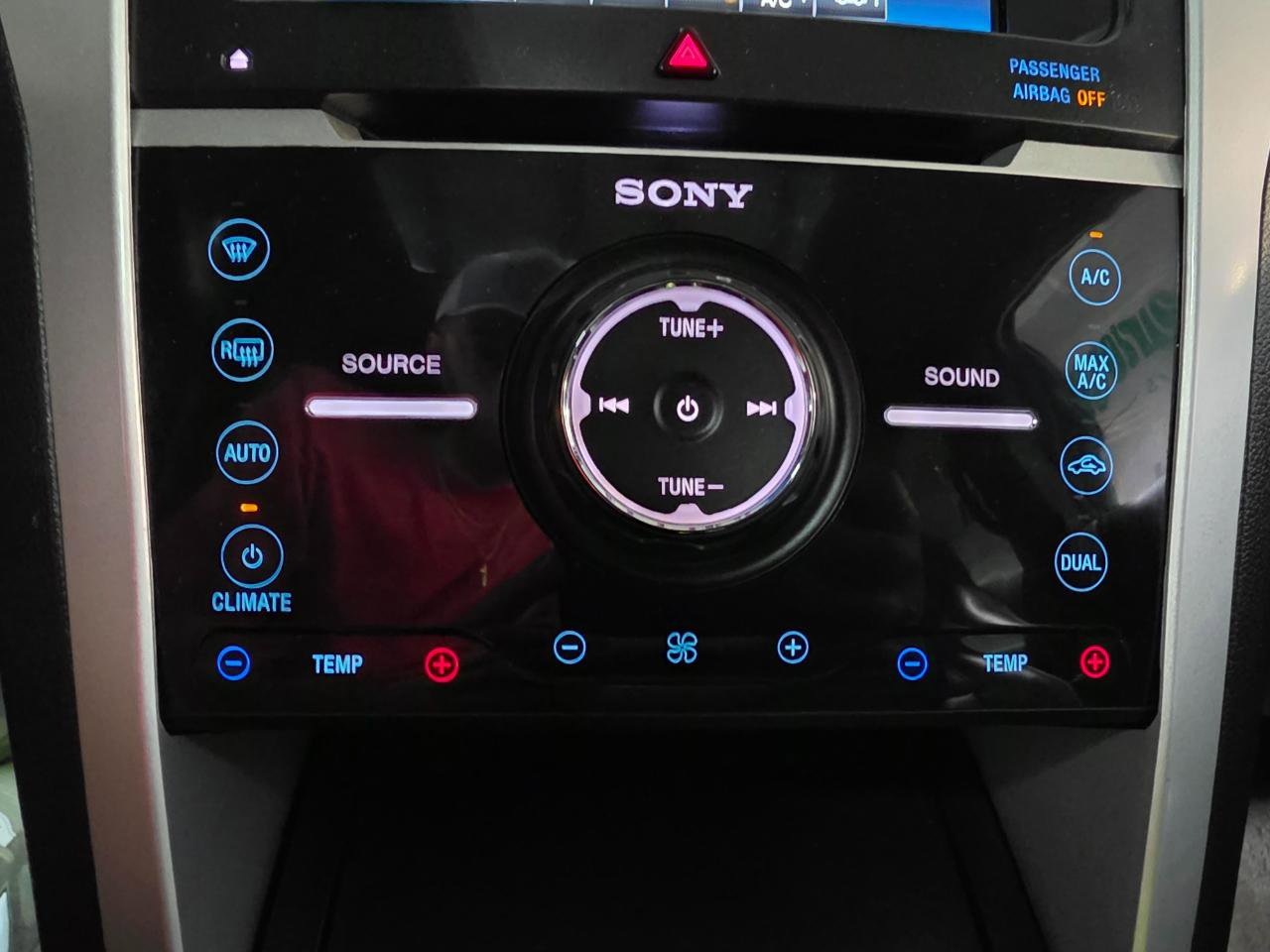 Used 2015 Ford Explorer Sport w/ Equipment Group 401A AWD/4WD image 37