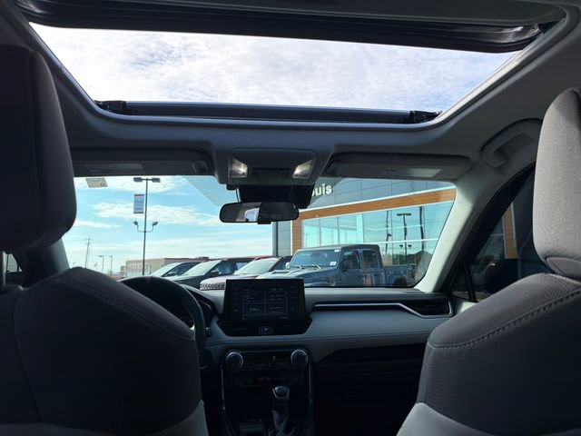 Used 2022 Toyota RAV4 XLE w/ Convenience Package image 19