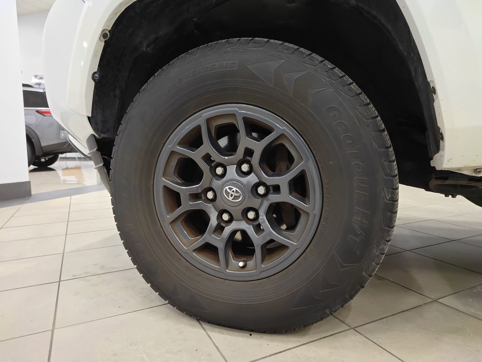 Used 2017 Toyota Tacoma SR5 image 8