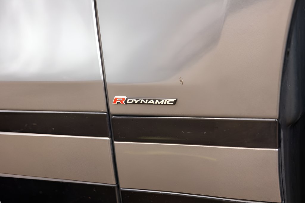 Used 2019 Land Rover Range Rover Velar R-Dynamic SE AWD/4WD image 13