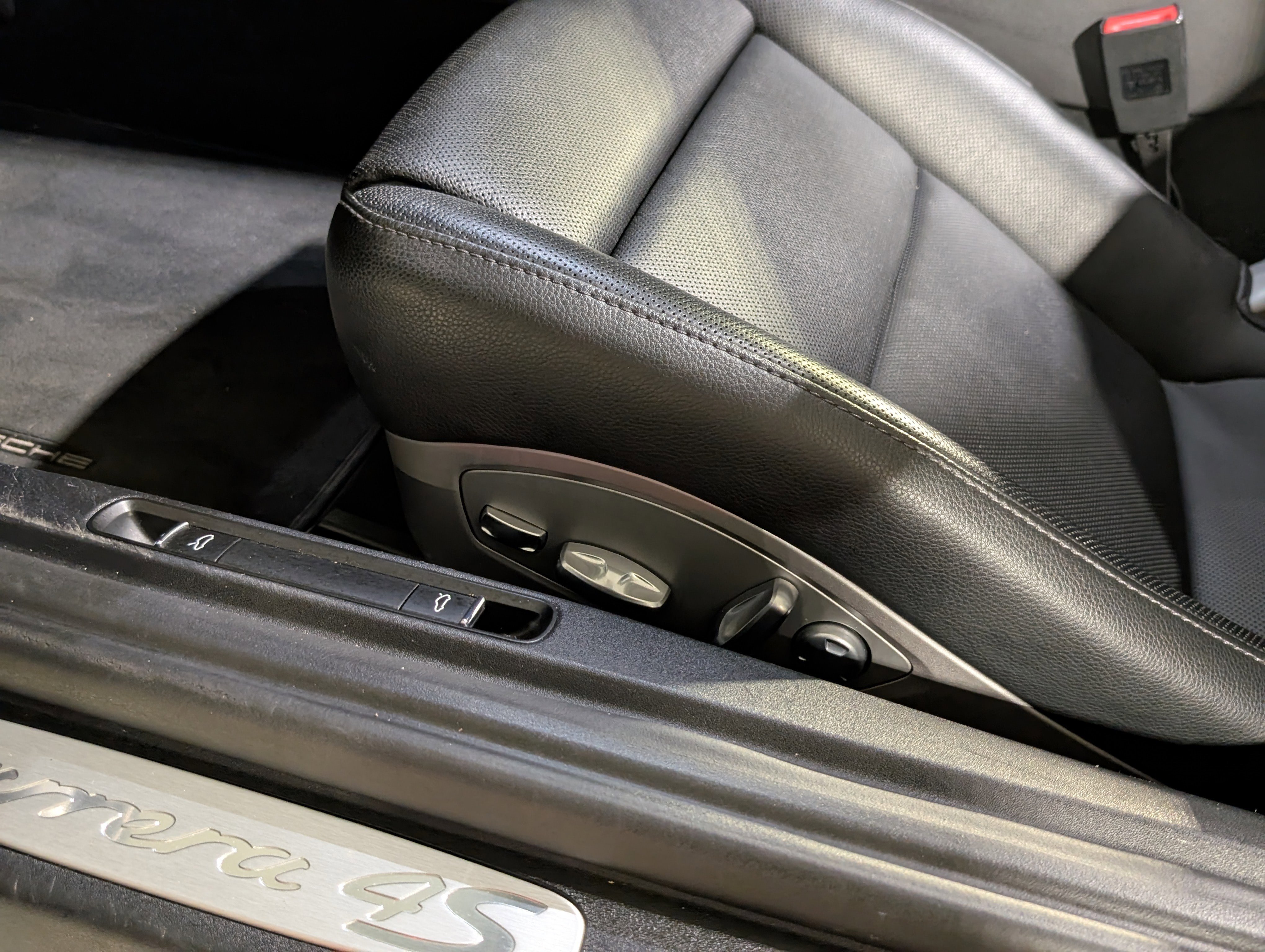Certified 2015 Porsche 911 Carrera 4S image 19