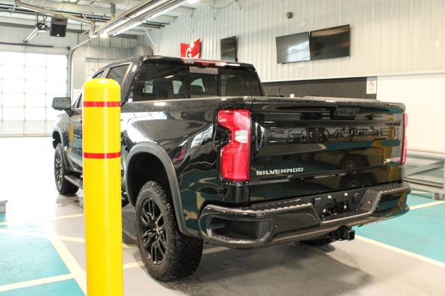 Used 2025 Chevrolet Silverado 1500 ZR2 w/ Technology Package AWD/4WD image 35