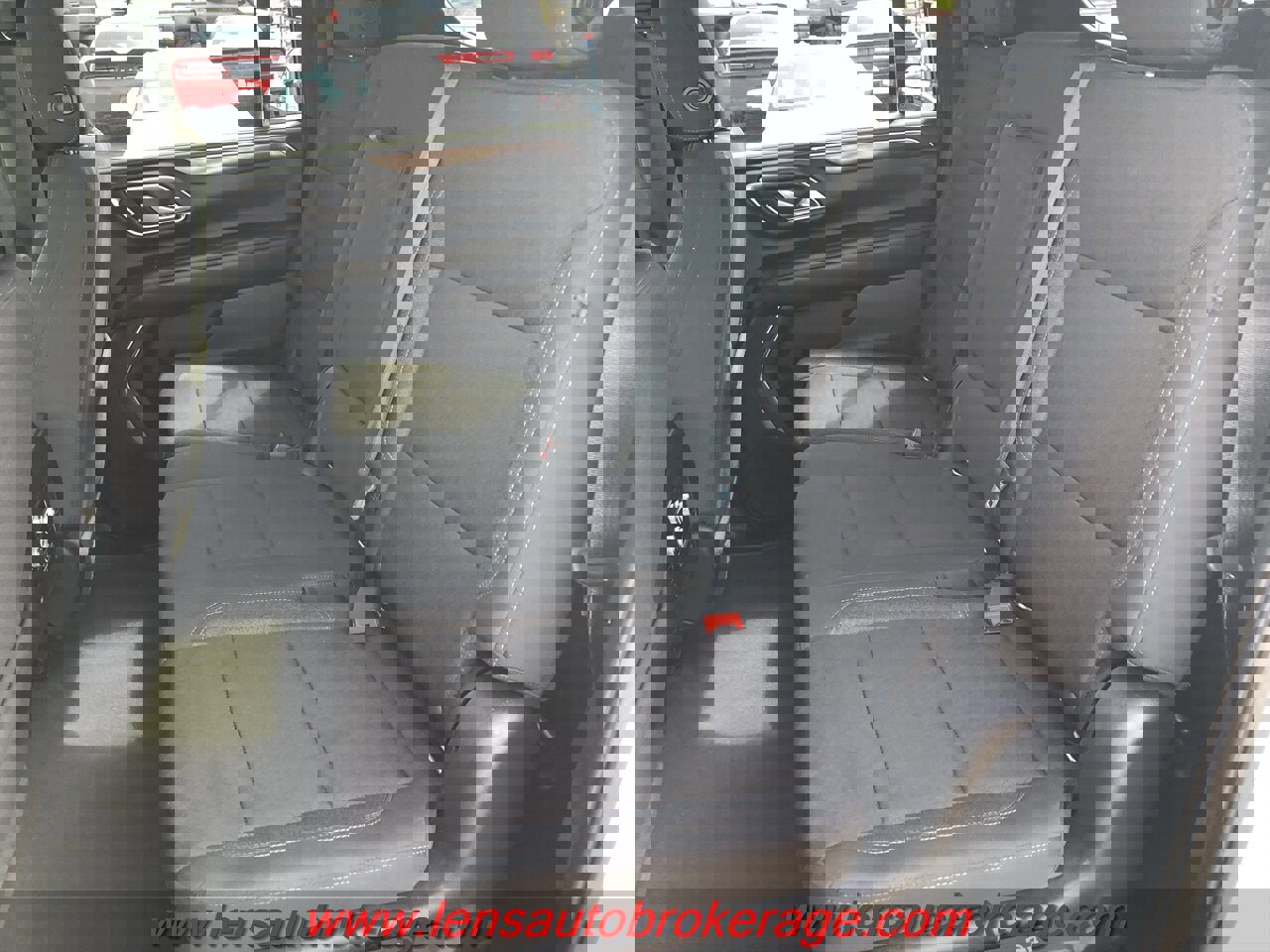 Used 2022 GMC Yukon XL SLE w/ Gmc Pro Safety Plus Package image 18